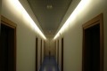 Albergo - Lignano Sabbiadoro (UD) * controsoffitto in doghe forate in cartongesso, e velette longitudinali con gole luce diffusa*